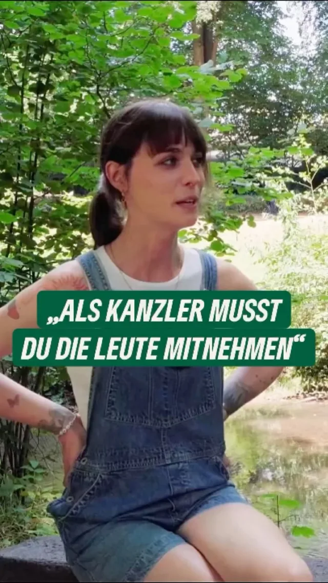 Ein Kanzler ist kein CEO: 

Politische Führung bedeutet nicht nur, Ansagen zu machen, sondern Menschen mitzunehmen und Brücken zu bauen. Darüber spricht Nyke Slawik in der neuen Folge von EIN POD VOLL GRÜNES.

Jetzt auf YouTube, Spotify, Apple Podcasts und überall, wo es Podcasts gibt. 🎙️