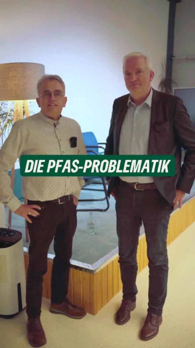 PFAS im Rhein – und Leverkusen mittendrin. 💧

PFAS sind langlebige Chemikalien, die sich in der Umwelt anreichern. Auch in Leverkusen ist das ein Problem: Über die Deponie in Bürrig gelangen PFAS in den Rhein.

Bei unserem Themenabend am Montag im TREIBHAUS haben wir gemeinsam mit Norwich Rüße und Dr. Volkhard Wille von der grünen Landtagsfraktion NRW sowie dem Chemiker Dr. Andreas Müller über die Belastungen, die Möglichkeiten der Wasseraufbereitung und notwendige politische Maßnahmen gesprochen.

🎥 Im Reel erklären Norwich Rüße und Volkhard Wille, warum gerade in Leverkusen Handlungsbedarf besteht und was die Politik tun muss, um unser Wasser besser zu schützen.